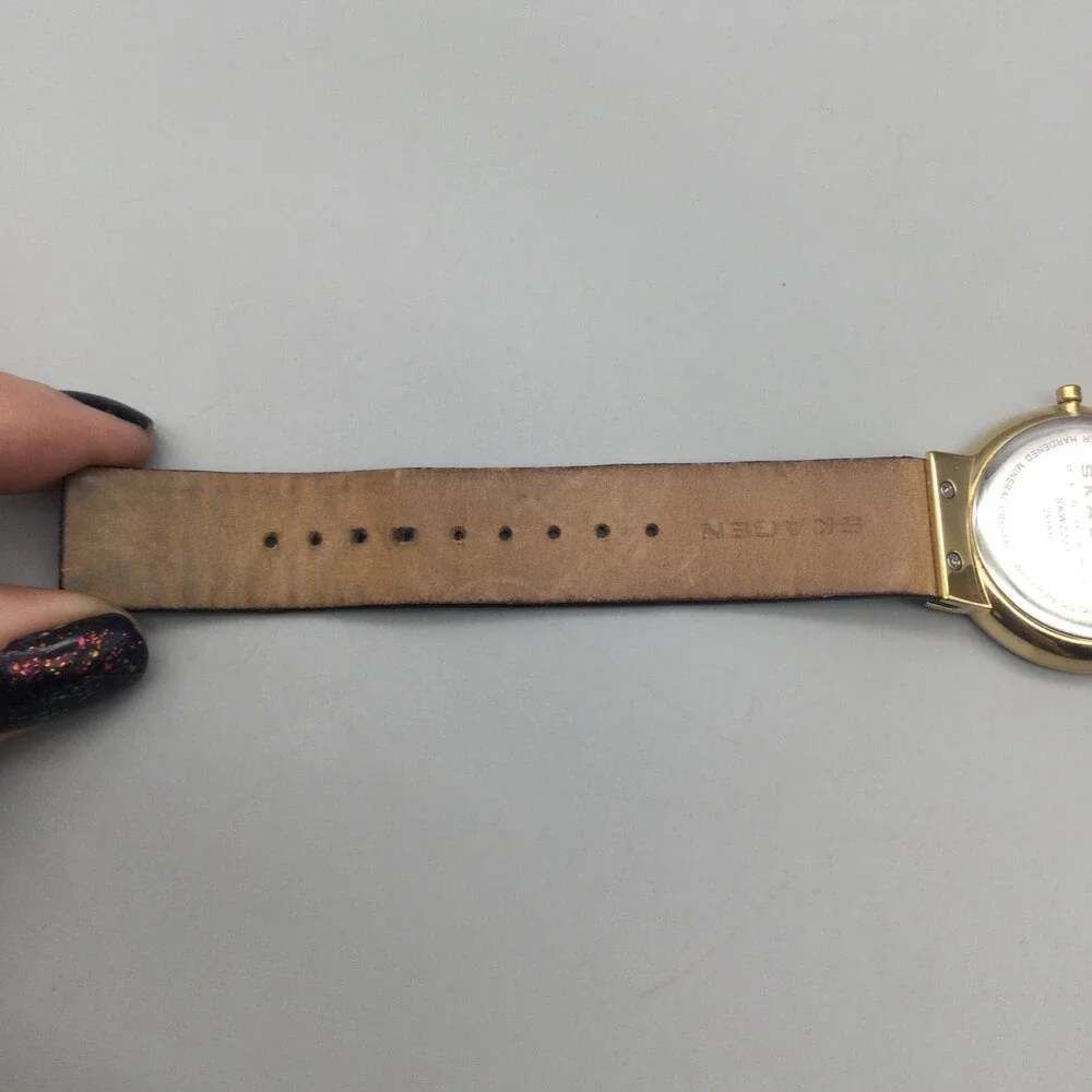 Skagen SKW2222 Womens Watch 34mm Black Dial Gold Tone Leather New Battery